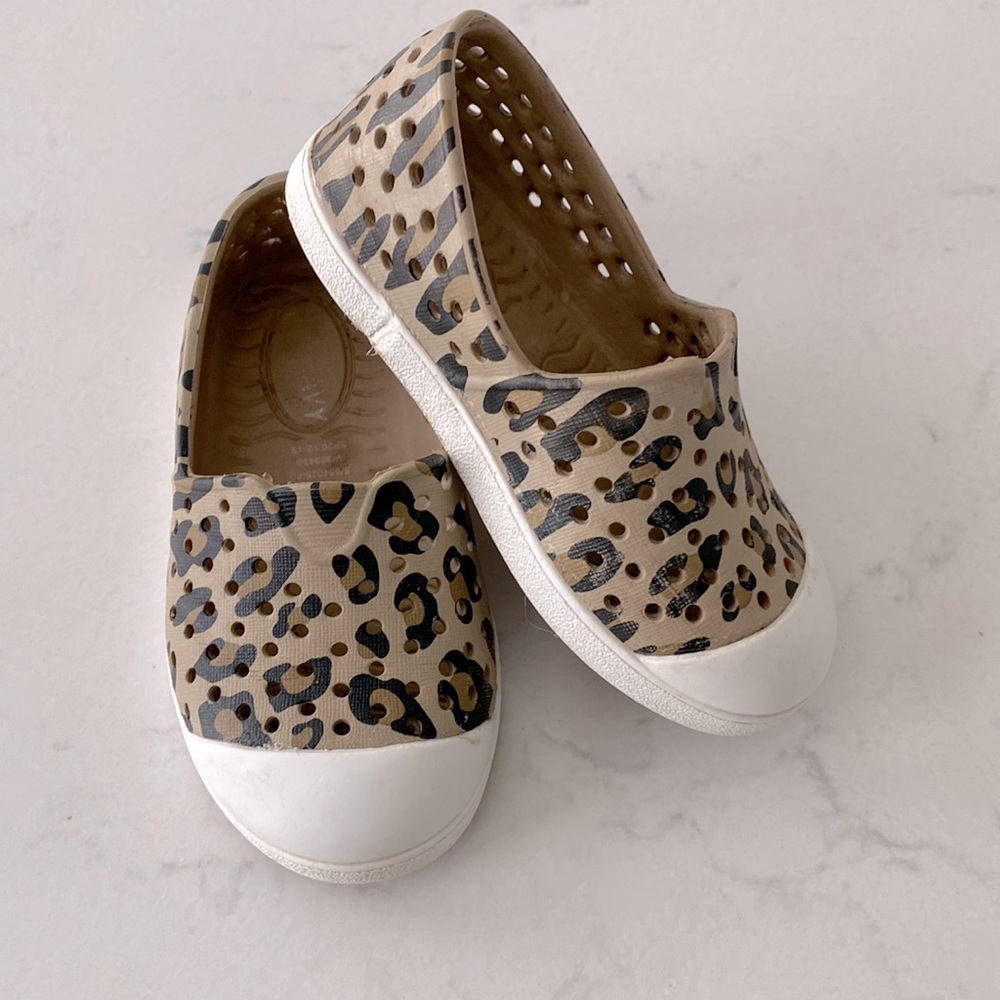 Old Navy leopard sneakers